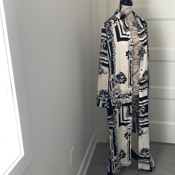 Long sweater - Picture 1 of 4